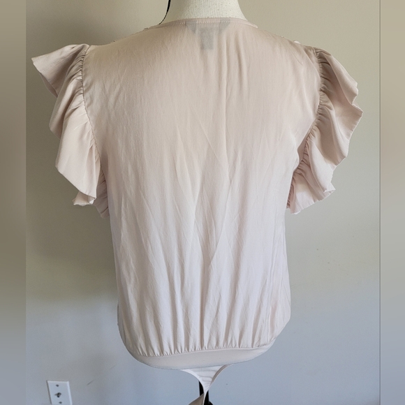 Express Cream Ruffle Sleeve Bodysuit - Picture 5 of 7